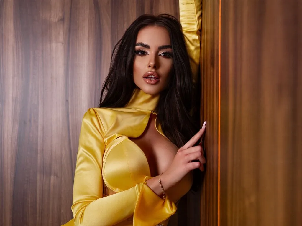 Innes – webcam model profile photo